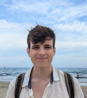 alex g